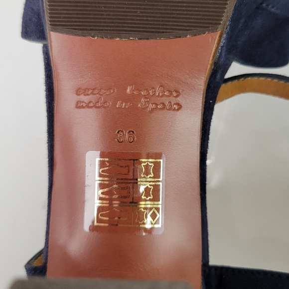 CHIE MIHARA Blue Suede T-strap Strappy Platform Sandals - Picture 13 of 13